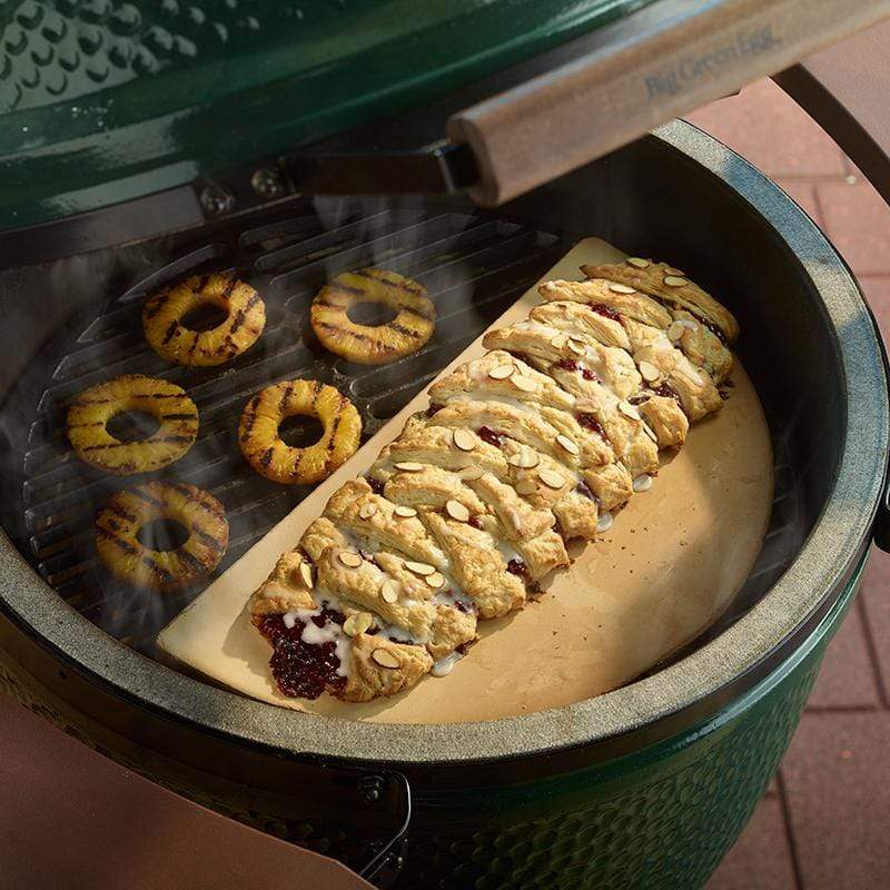 Big Green Egg Barbeque Half Moon Pizza & Baking Stone